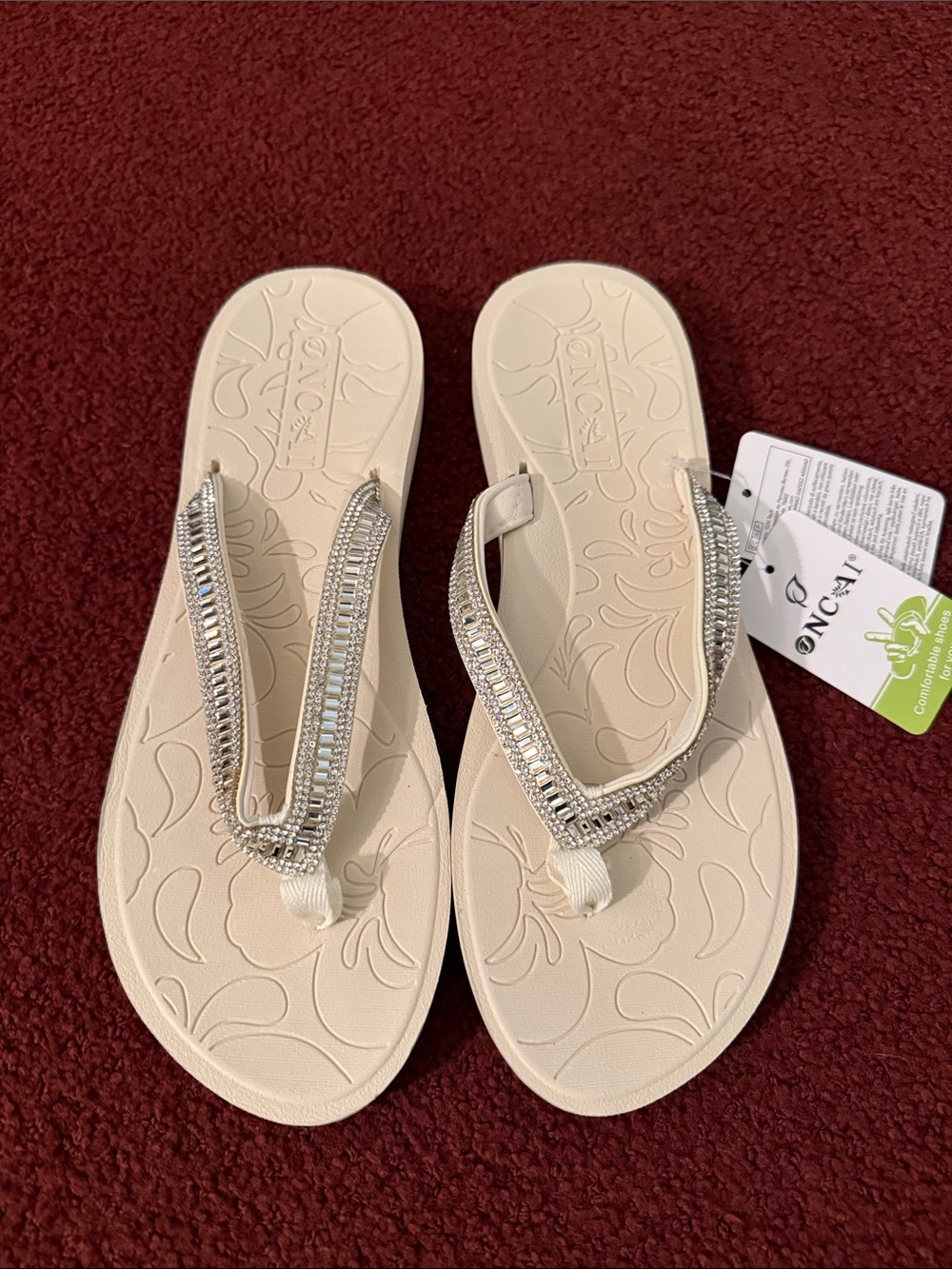 Onex Cream Jeweled V-strap Sandals Size 9 Rhinestones Sandals very comfortable